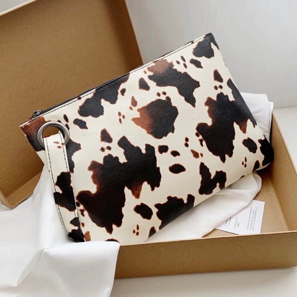 Cow 🐄 Print Oversized Clutch - Picture 2 of 4